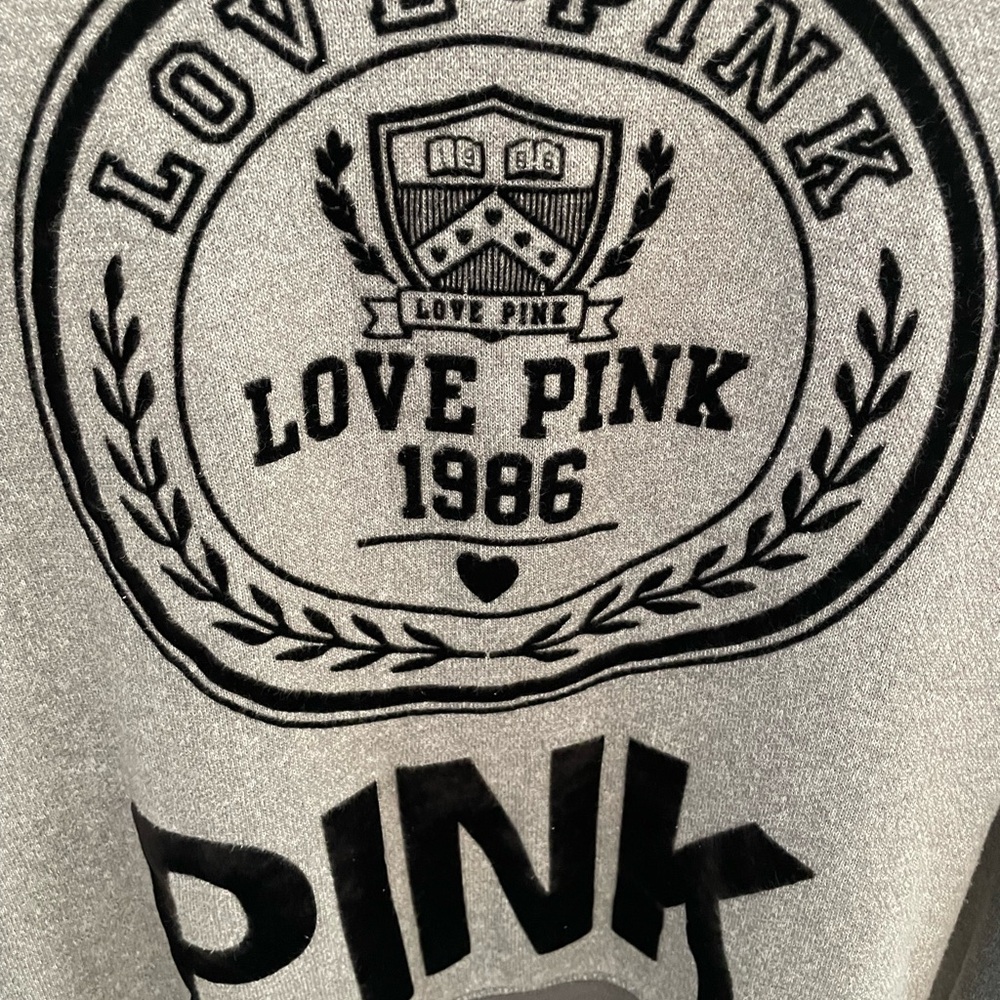 2017 PINK Victoria's Secret Charcoal Crew Neck cropped sweatshirt Sz sm pullover - Picture 2 of 8